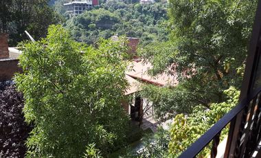 SE VENDE PRECIOSA CASA EN LA COL. LA HERRADURA, CON MUCHO SOL Y PRECIOSAS VISTAS NEGOCIABLE  VISTA, PLAZA FRESCO LA HERRADURA ESPACIOS MUY  AMPLIOS