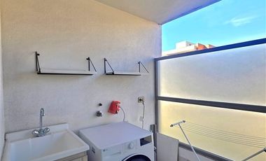 Departamento en venta de 2 dorm. Parque Arauco, Las Condes