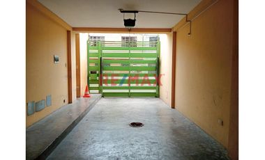 Venta de Departamento vista a la calle mas Cochera Independiente! en Urb. Las Quintanas rodeado de lindos parques!
Ubicado en zona céntrica cerca de