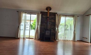 Arriendo casa en condominio cerrado. Isla de Maipo