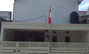 Rumah disewakan Dukuh Kupang Barat Surabaya