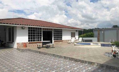 CASA CAMPESTRE EN VENTA  VÍA ARMENIA/PEREIRA