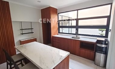 Rumah Baru Semi Furnish Di Batununggal Bandung