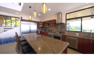 VENTA DE CASA DE LUJO CON VISTA AL MAR  EN  PANAM OESTE