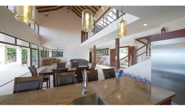 VENTA DE CASA DE LUJO CON VISTA AL MAR  EN  PANAM OESTE