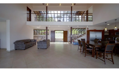 VENTA DE CASA DE LUJO CON VISTA AL MAR  EN  PANAM OESTE