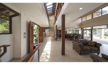 VENTA DE CASA DE LUJO CON VISTA AL MAR  EN  PANAM OESTE