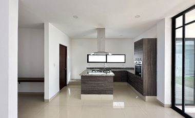 CASA EN RENTA DE UN PISO  EN MERIDA