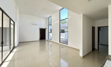 CASA EN RENTA DE UN PISO  EN MERIDA
