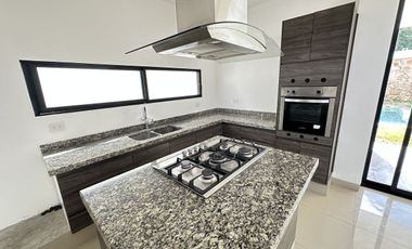 CASA EN RENTA DE UN PISO  EN MERIDA