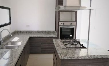 CASA EN RENTA DE UN PISO  EN MERIDA