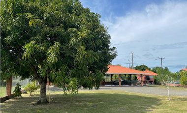 Venta Casa/Terreno rea de Playa Cercado Sistema de Agua  1,037 Mts2