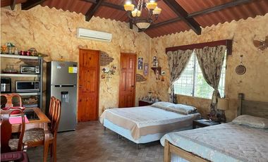 Venta Casa/Terreno rea de Playa Cercado Sistema de Agua  1,037 Mts2