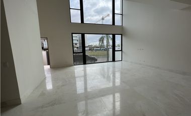 Casa en Ocean Reef a la venta