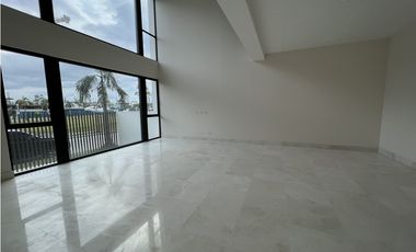 Casa en Ocean Reef a la venta
