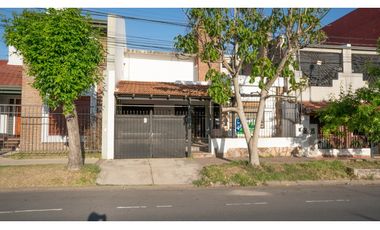 En venta amplia Casa en Av Ramirez