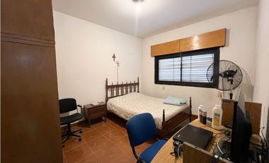 En venta amplia Casa en Av Ramirez