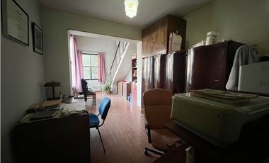 En venta amplia Casa en Av Ramirez