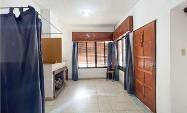 En venta amplia Casa en Av Ramirez