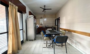 En venta amplia Casa en Av Ramirez