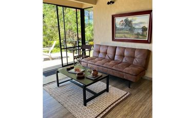 VENDO DOS HERMOSAS CASAS QUE COLINDAN CON RESERVA FORESTAL DEL SISGA