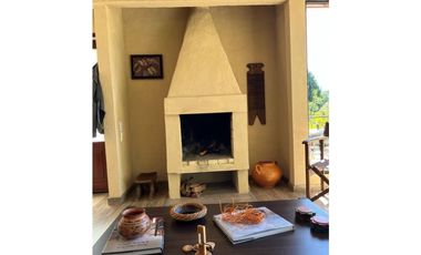 VENDO DOS HERMOSAS CASAS QUE COLINDAN CON RESERVA FORESTAL DEL SISGA