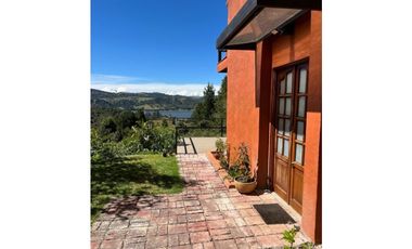 VENDO DOS HERMOSAS CASAS QUE COLINDAN CON RESERVA FORESTAL DEL SISGA