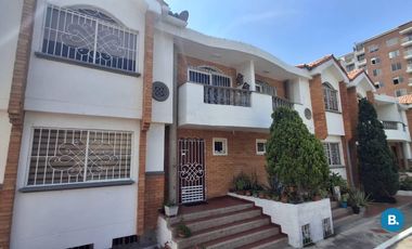 casa en venta en miramar. Cod V404