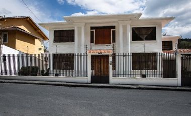 Vendo casa de lujo en Urb. Rodríguez Witt