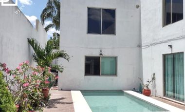 Casa en venta dentro de La Ciudad en Zona Norte de Mérida con alberca