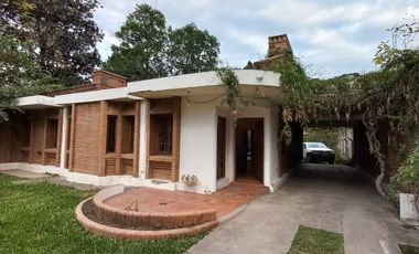 Casa en venta de 3 dormitorios c/ cochera en Villa Jardín de Reyes