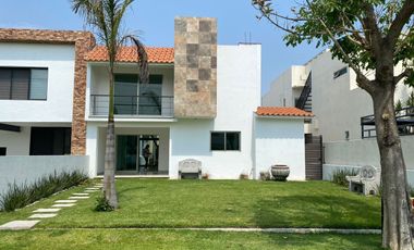 Casa en Fraccionamiento en José G Parres, Jiutepec, Morelos CAEN-Er-942-Fr