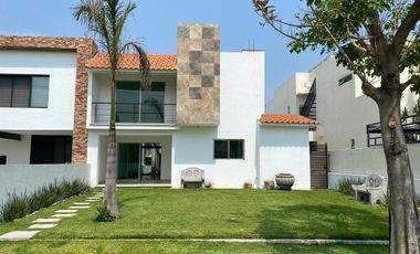 Casa en Fraccionamiento en José G Parres, Jiutepec, Morelos CAEN-Er-942-Fr
