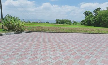 MURAH! RUMAH CANTIK TERBARU DI KLATEN TEPI JALAN SIAP HUNI LINGKUNGAN NYAMAN