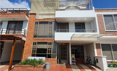 Casa En Venta En Fusagasugá, Conjunto Cerrado Con Piscina Sector Indio