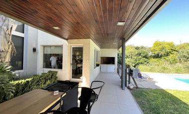 venta Casa en Cadaques (Funes Hills)