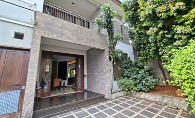 Rumah Mewah Pondok Indah Full Furnished Tanah Ngantong - Harga Mendekati NJOP!
