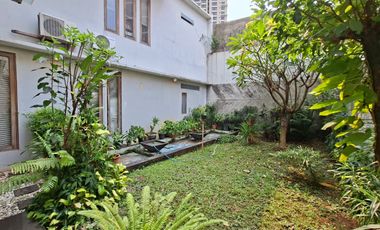 Rumah Mewah Pondok Indah Full Furnished Tanah Ngantong - Harga Mendekati NJOP!