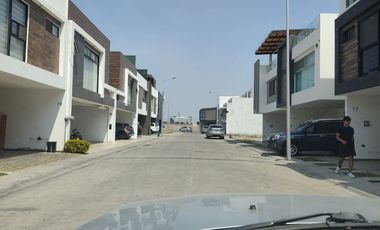 VENTA DE TERRENO DE 398 M2 EN RESIDENCIAL SANTA TERESA, A MTRS. DE UDLAP