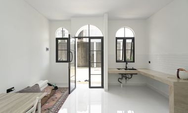 Rumah 3 Lantai 15 Menit ke Cibubur Junction Dibantu KPR J-42557