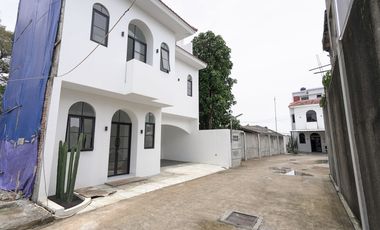 Rumah 3 Lantai 15 Menit ke Cibubur Junction Dibantu KPR J-42557