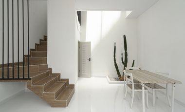 Rumah 3 Lantai 15 Menit ke Cibubur Junction Dibantu KPR J-42557