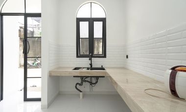 Rumah 3 Lantai 15 Menit ke Cibubur Junction Dibantu KPR J-42557