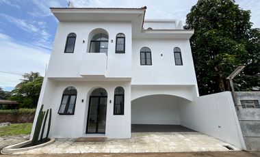 Rumah 3 Lantai 15 Menit ke Cibubur Junction Dibantu KPR J-42557