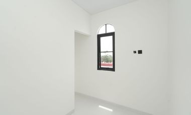 Rumah 3 Lantai 15 Menit ke Cibubur Junction Dibantu KPR J-42557