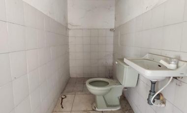 parqueadero en venta en popular. Cod V24079