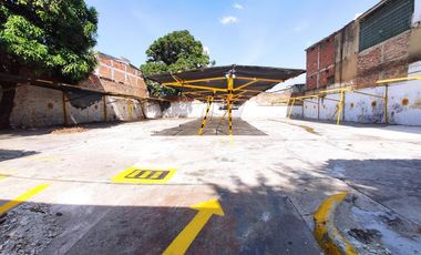 parqueadero en venta en popular. Cod V24079