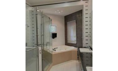 LUJOSA CASA- COSTA DEL ESTE -  ALQUILER O VENTA