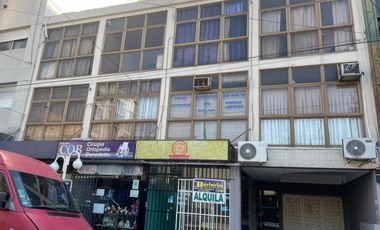 Oficina céntrica sobre Belgrano