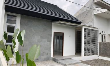 RUMAH BARU DIJUAL DEKAT UII HARGA NEGO